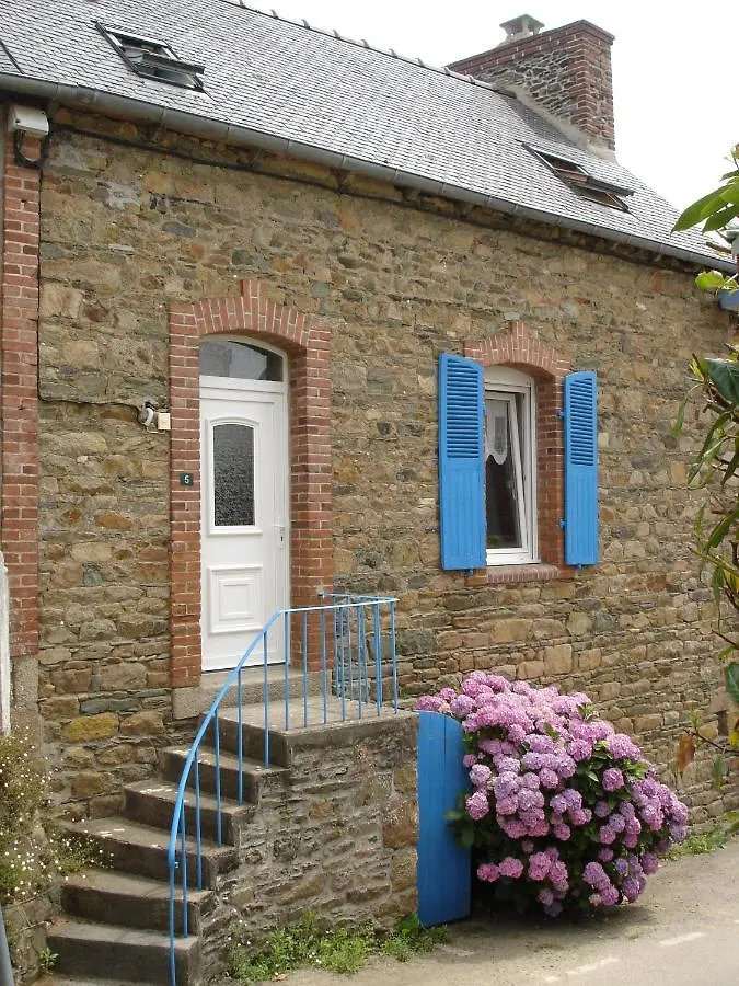 Le Gite De La Plage Lezardrieux