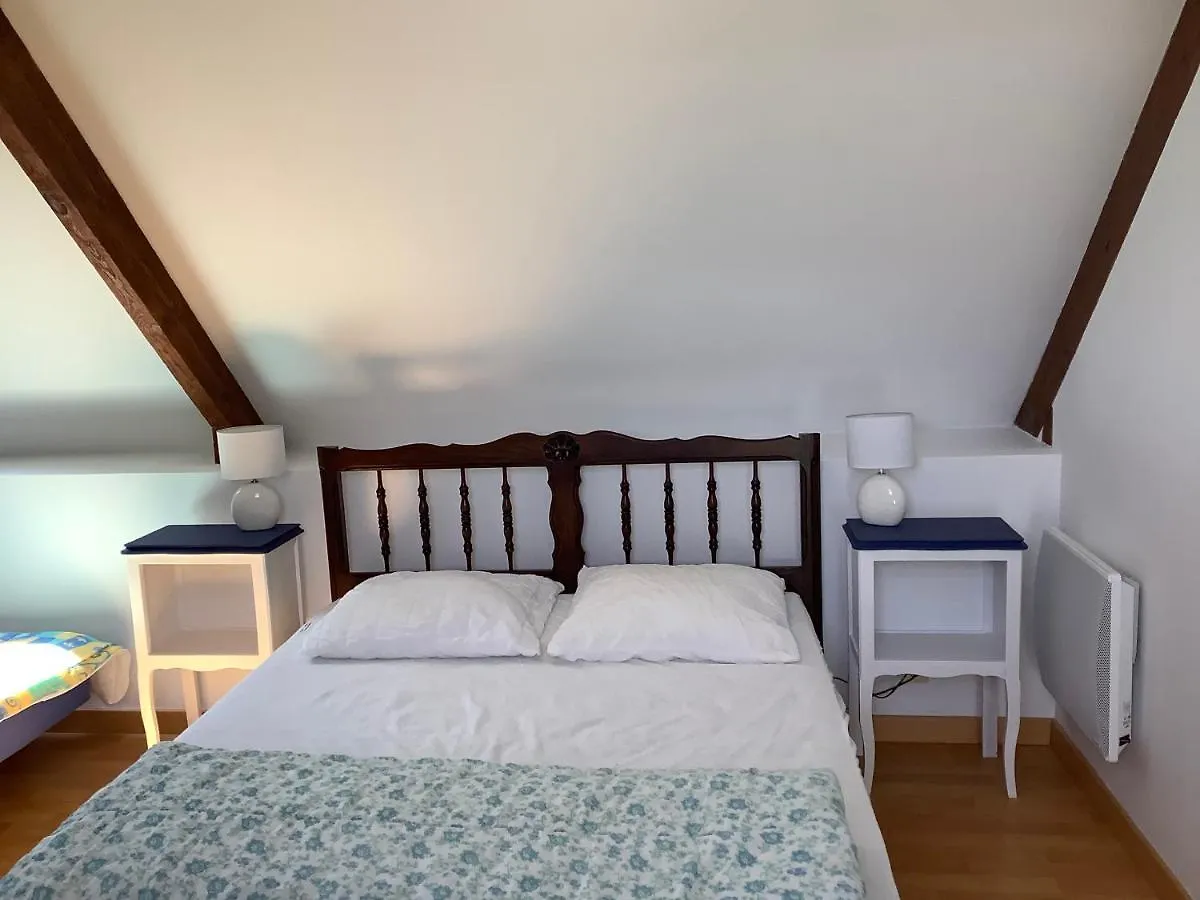 Le Gite De La Plage Lezardrieux 0*,  France